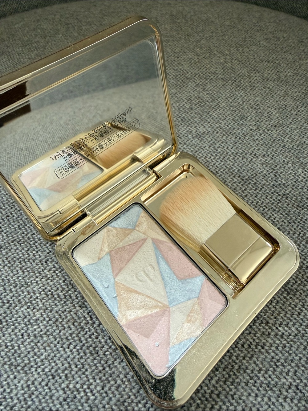 Cle de Peau Beaute The Luminizing Face Enhancer